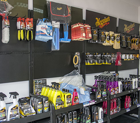 WAP-Waschanlage der Shop mit Markenprodukten zur Fahrzeug-Pflege