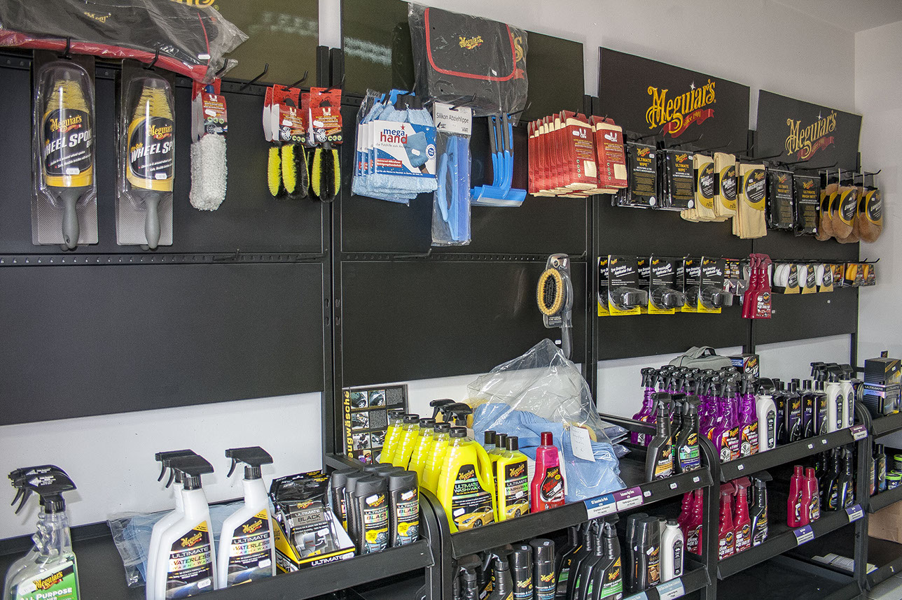 WAP-Waschanlage der Shop mit Markenprodukten zur Fahrzeug-Pflege