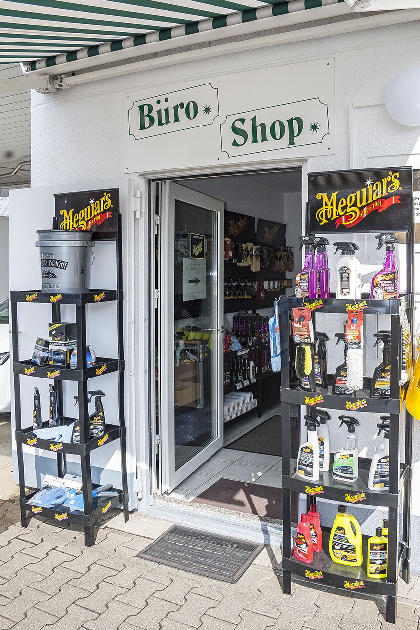 WAP-Waschanlage der Shop mit Markenprodukten zur Fahrzeug-Pflege